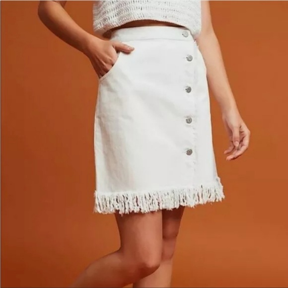 Anthropologie Dresses & Skirts - ❤️💜💙💛 Anthropologie Pilcro White Button Denim Fringe Jean Skirt 4